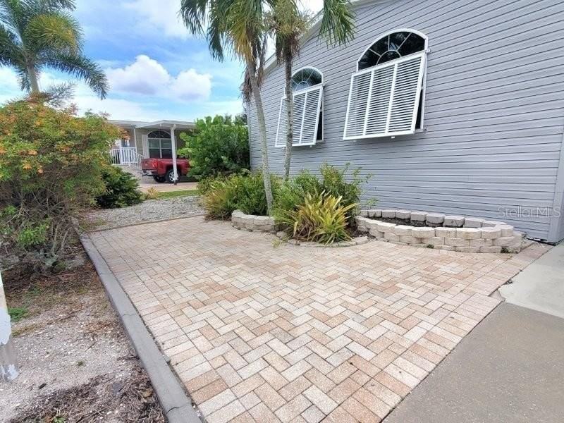 14 Freeman Ave - Photo 2 of 39
