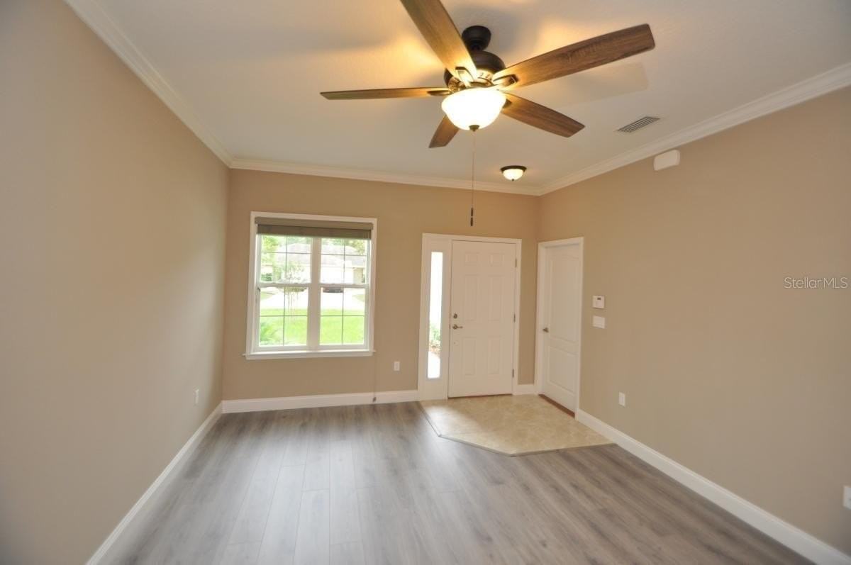 11 Ullynn Pl #B - Photo 3 of 17