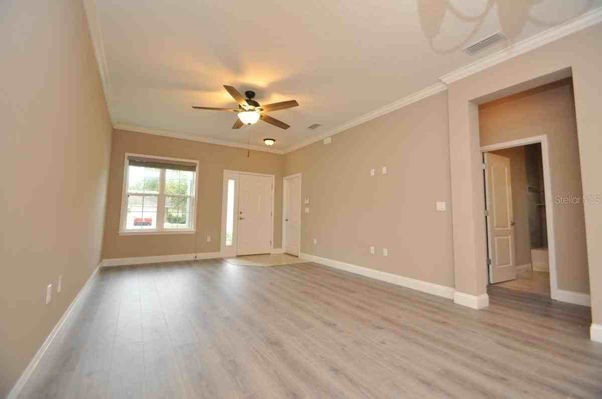 11 Ullynn Pl #B - Photo 4 of 17