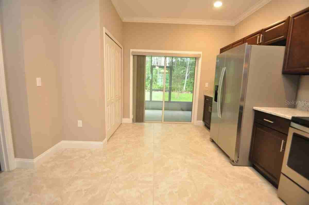 11 Ullynn Pl #B - Photo 6 of 17