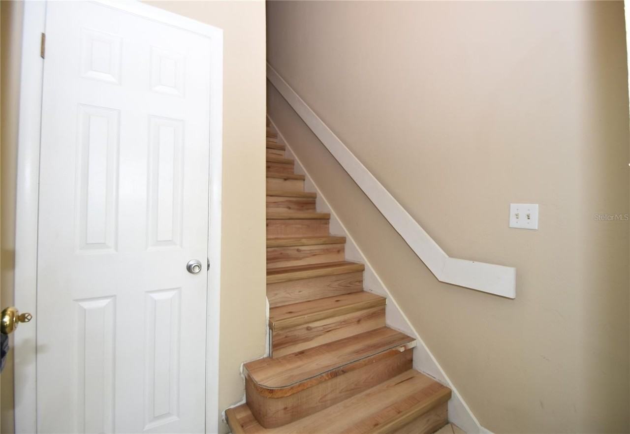 6 Broadmore Cir #6 - Photo 3 of 24