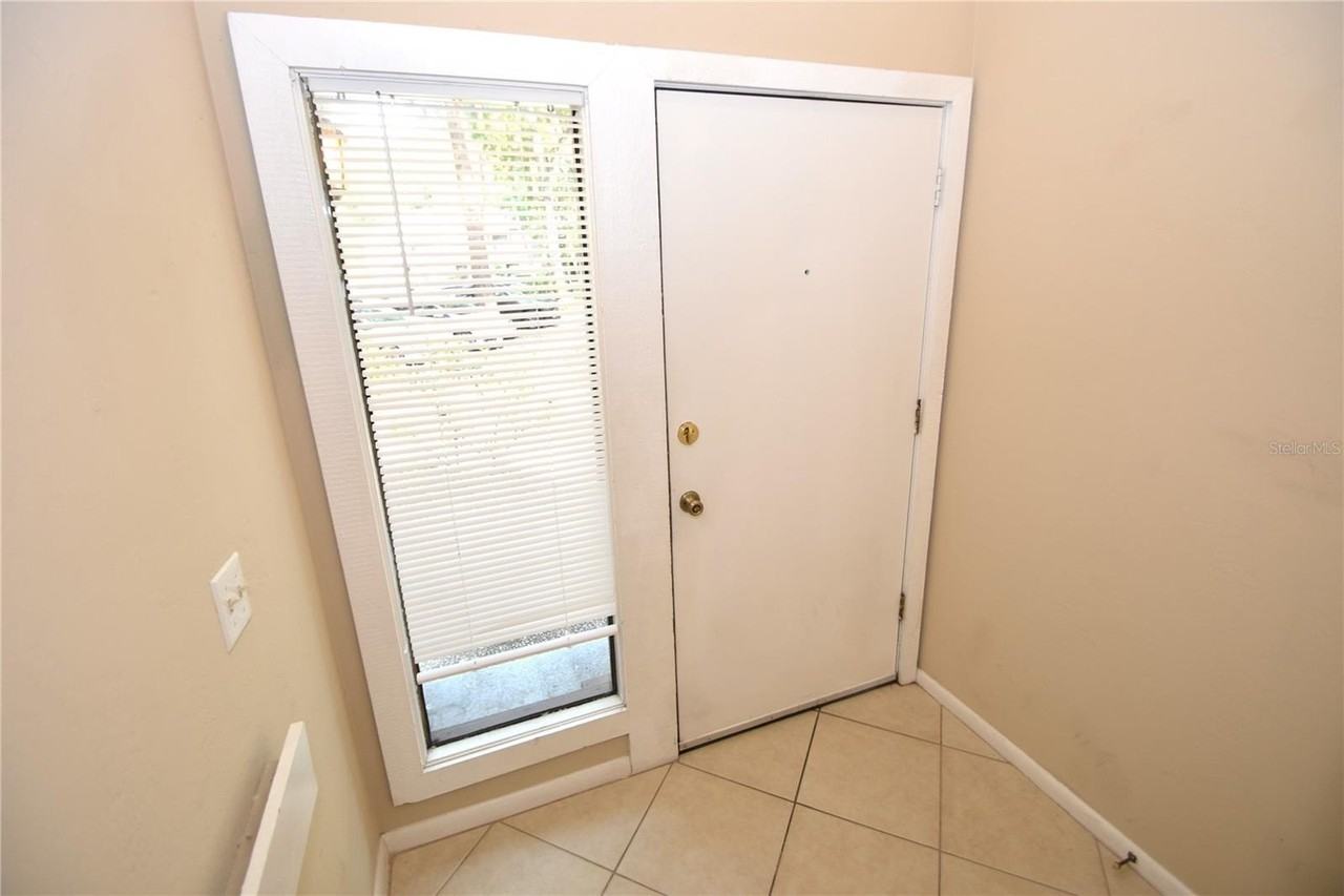 6 Broadmore Cir #6 - Photo 4 of 24