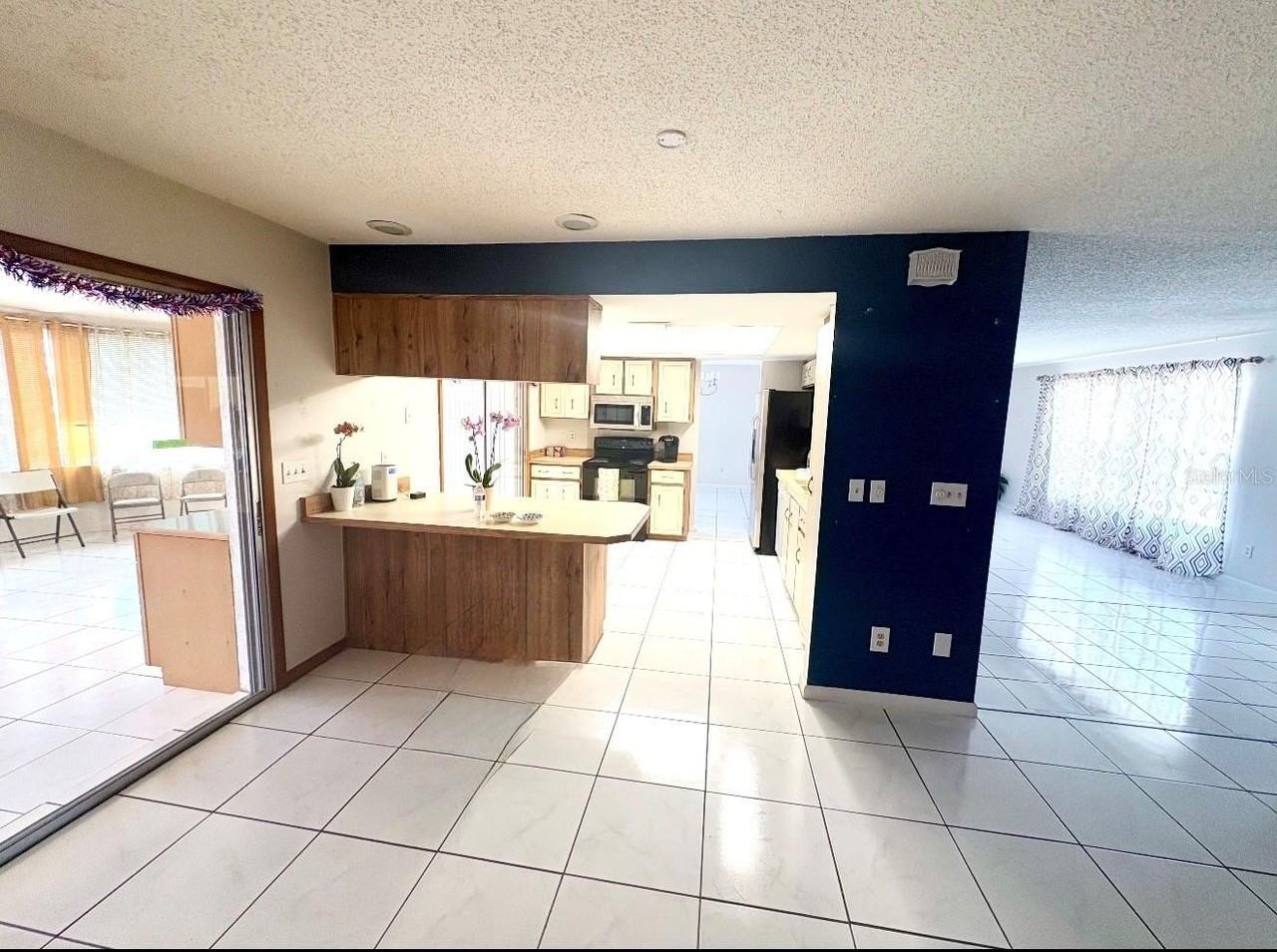 13 Flarestone Ct - Photo 3 of 11