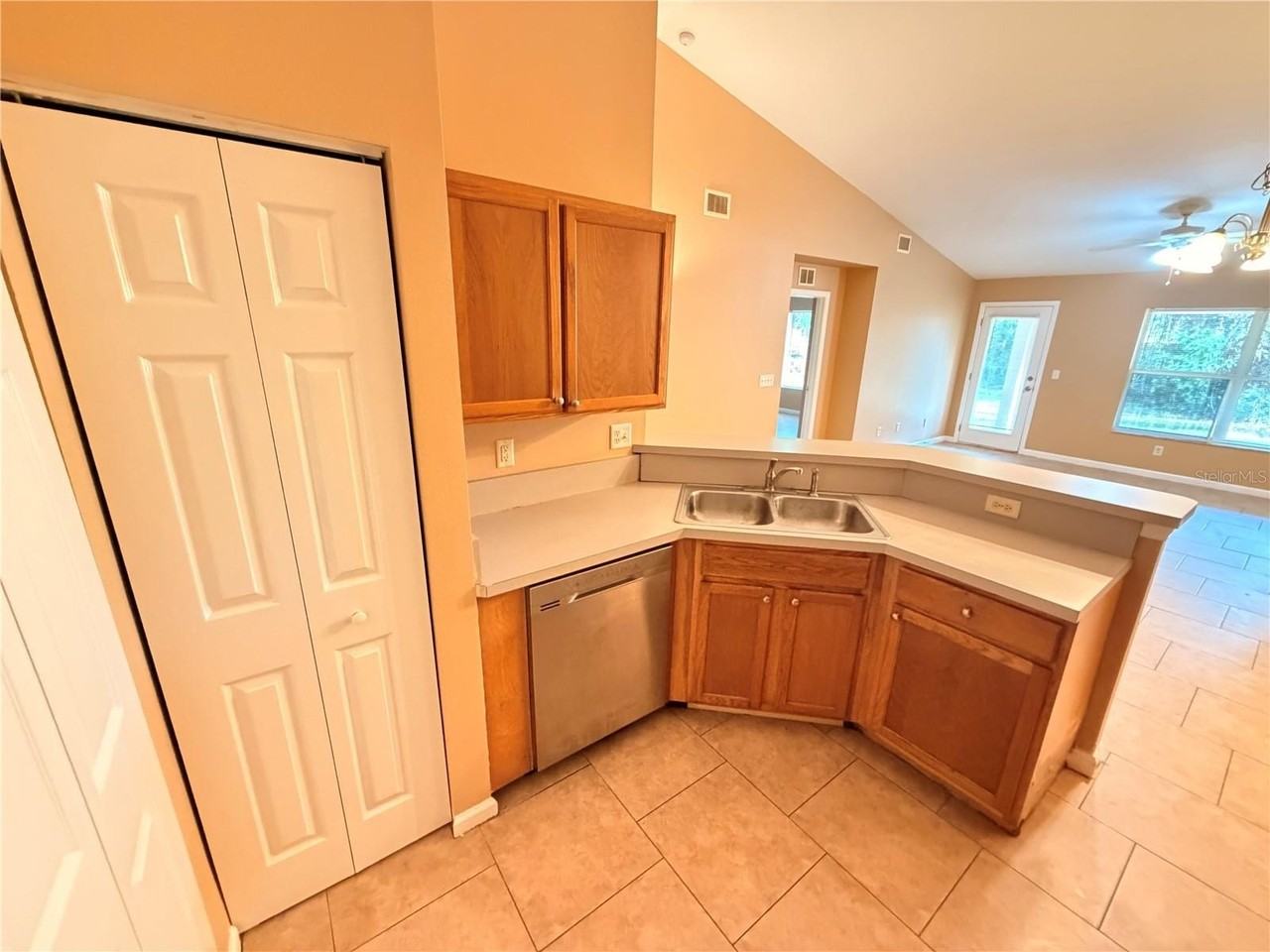 24 Ryall Ln - Photo 6 of 17