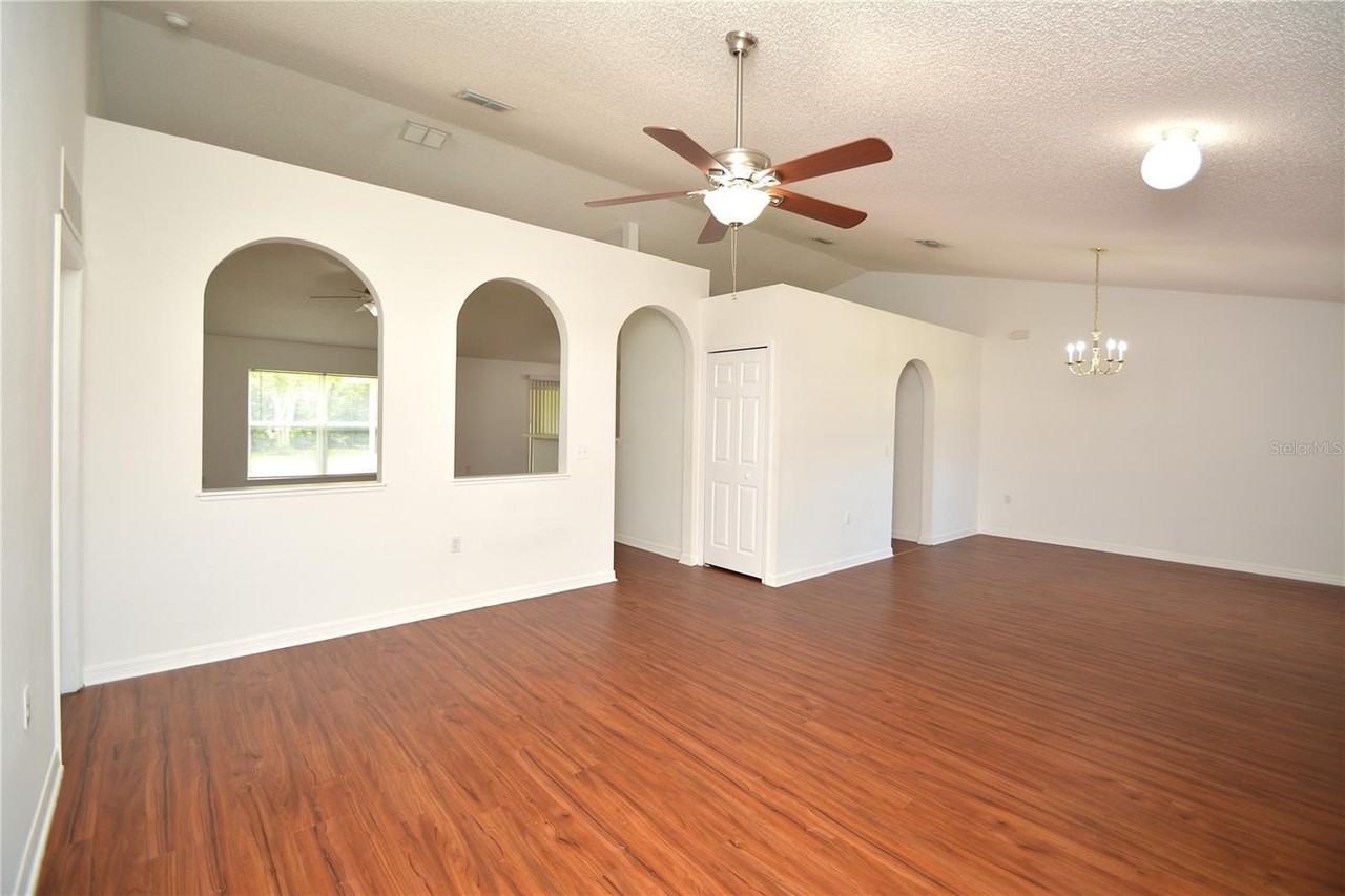 36 Frenora Ln - Photo 3 of 29