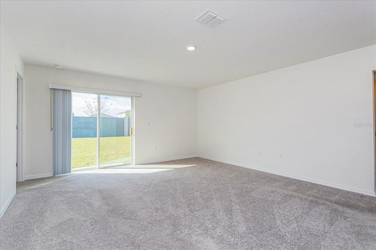 352 Towns Cir - Photo 4 of 24