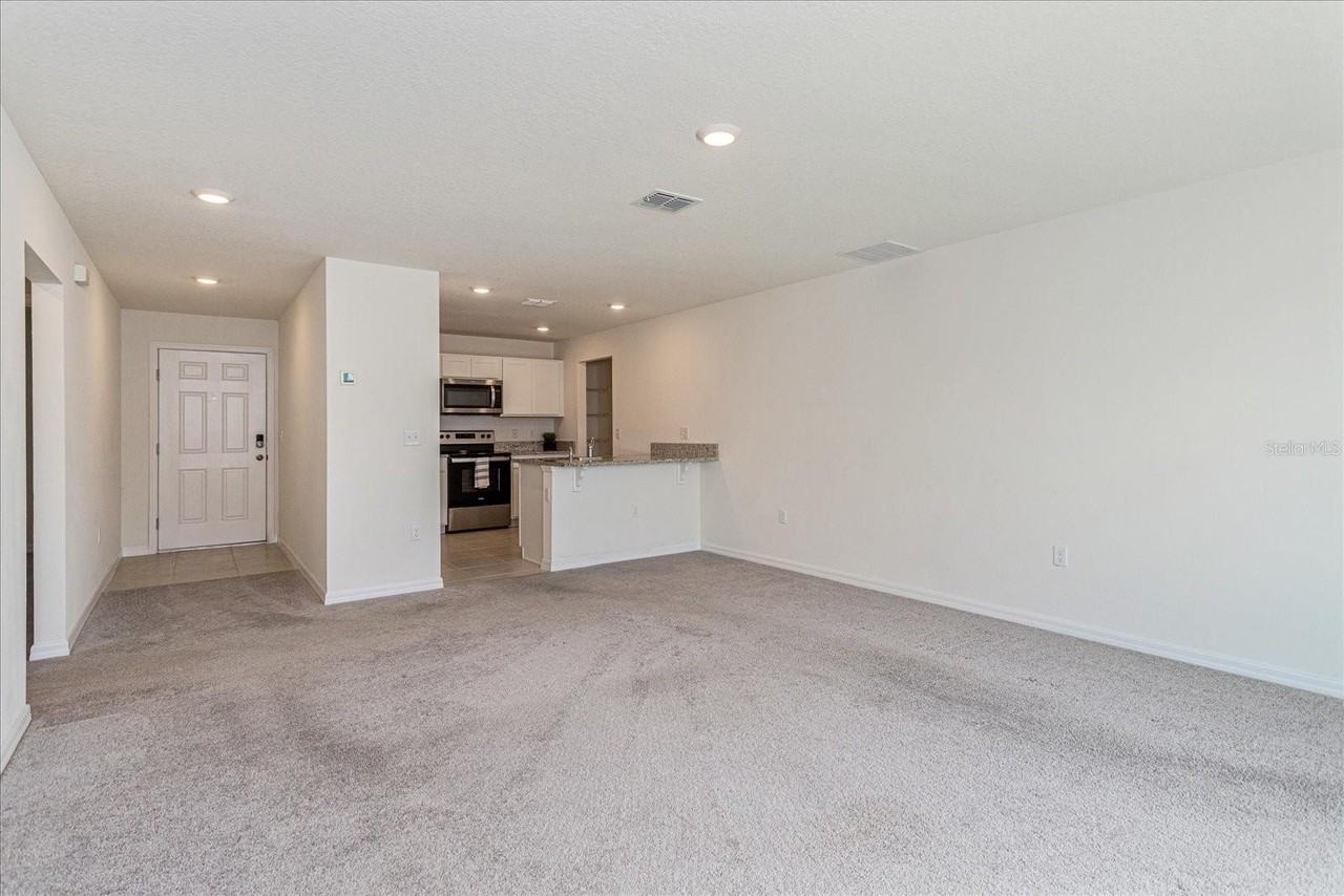 352 Towns Cir - Photo 6 of 24