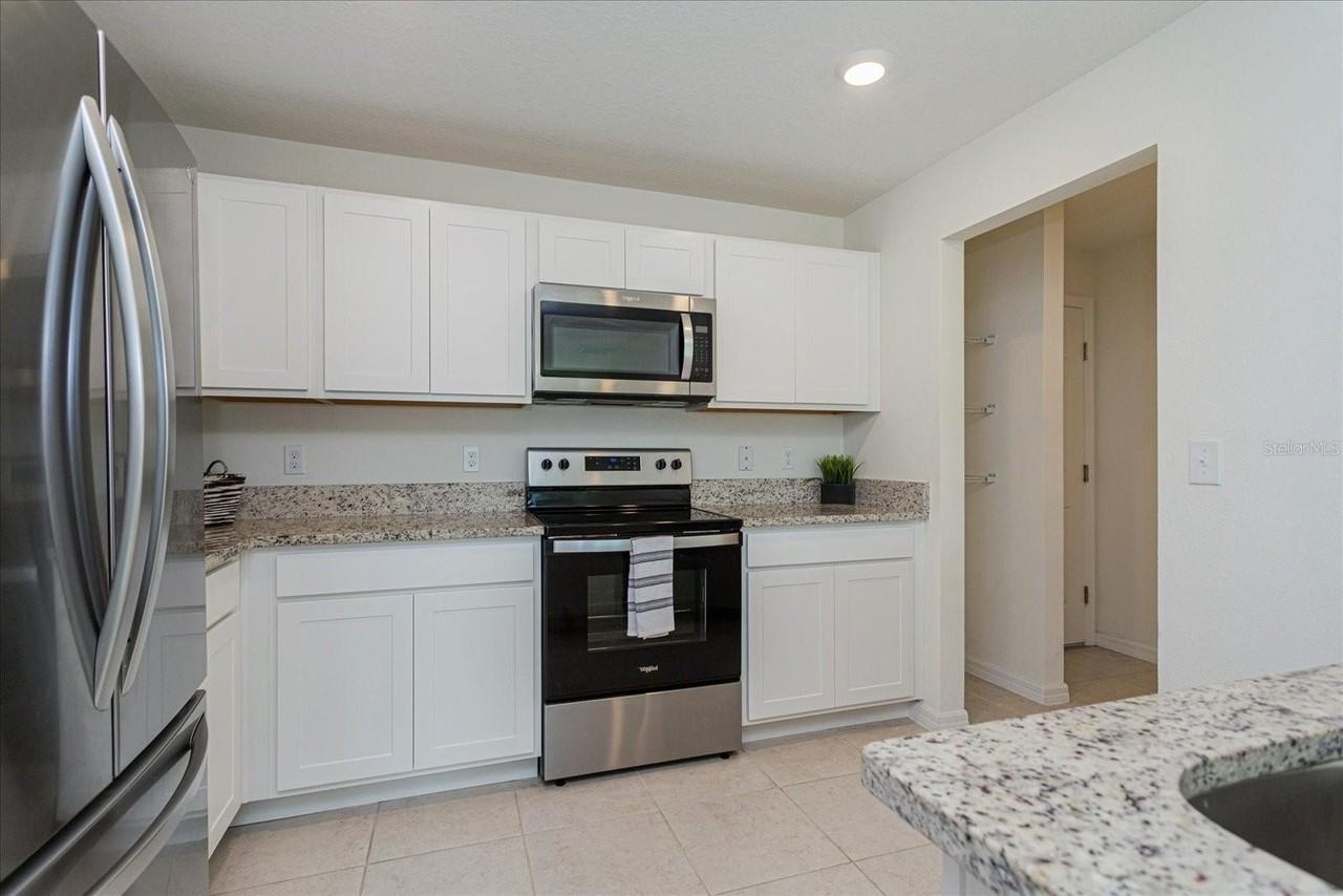 352 Towns Cir - Photo 7 of 24