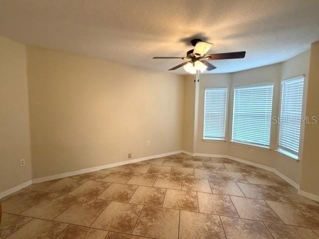 36022 Michigan Dr - Photo 5 of 16
