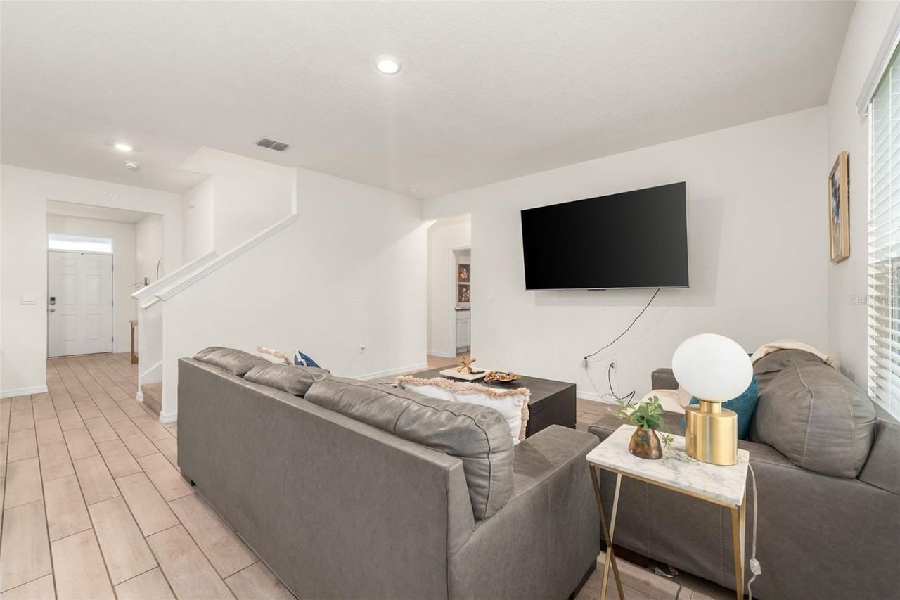 1443 Nw 140th Way - Photo 5 of 25