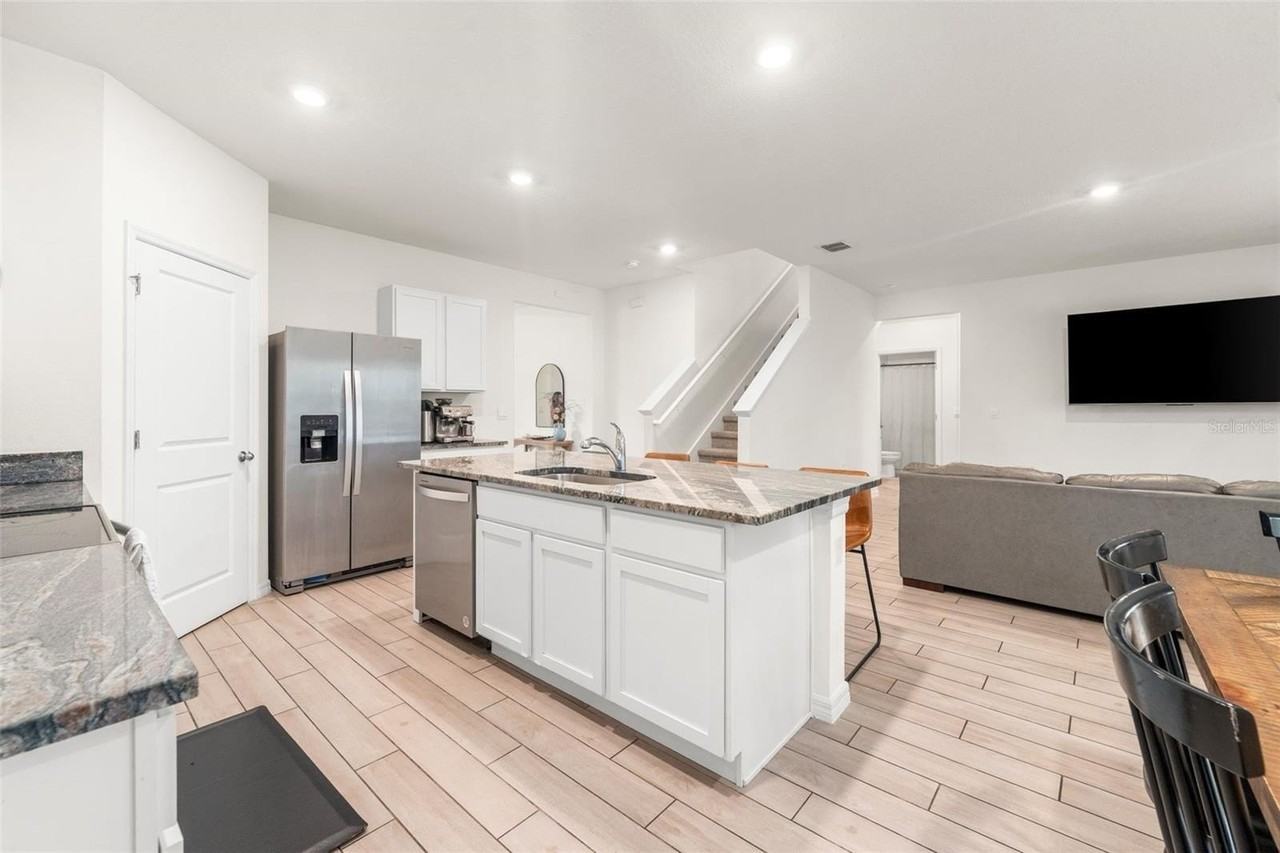 1443 Nw 140th Way - Photo 7 of 25