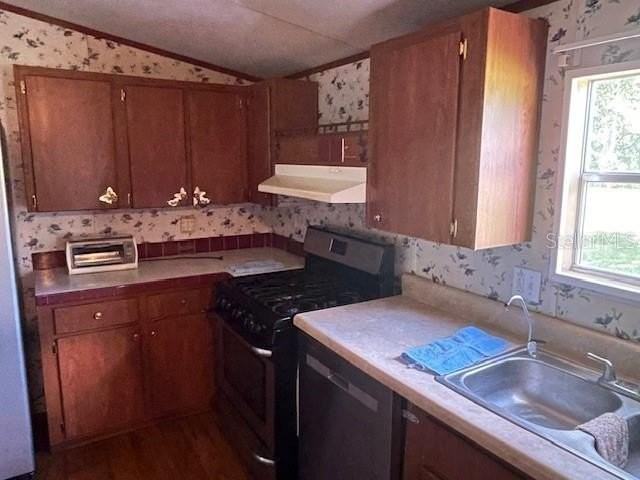 7196 Nw 205th St - Photo 3 of 11