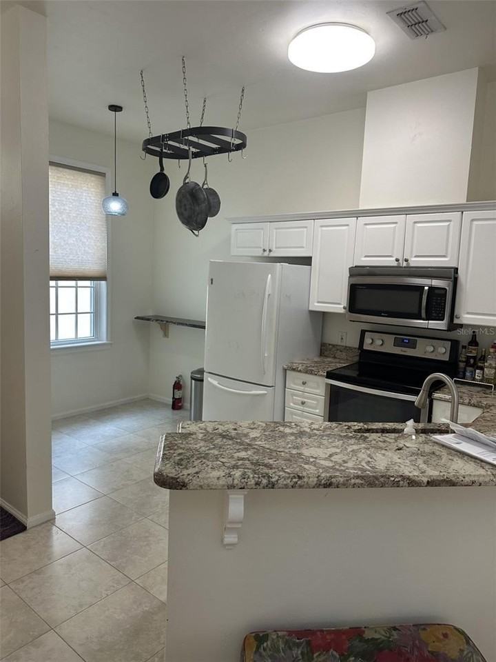 5202 Sw 91st Ter #B - Photo 3 of 11