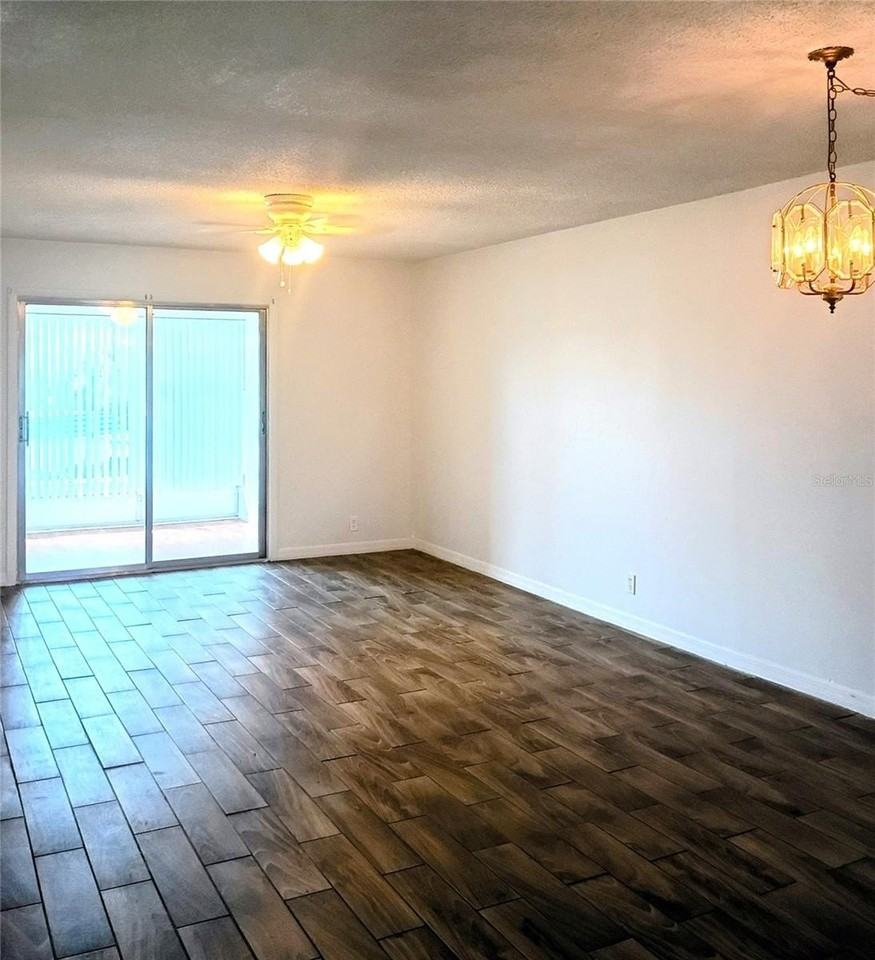 333 Lake Howard Dr Nw #312C - Photo 3 of 19