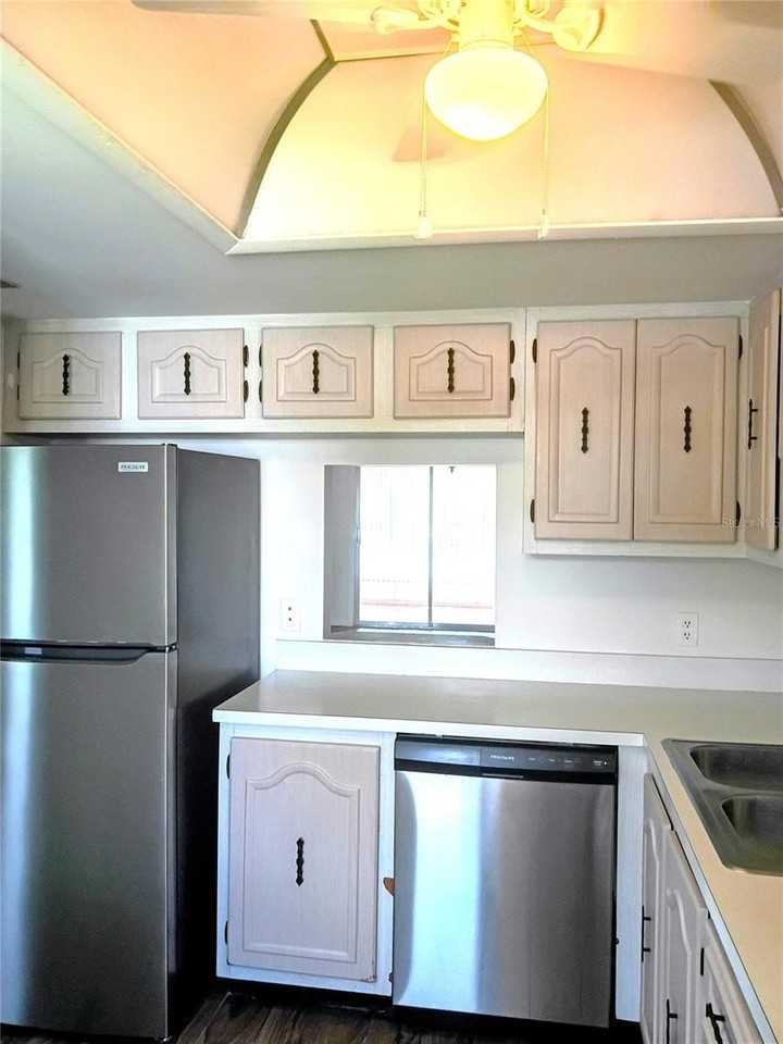 333 Lake Howard Dr Nw #312C - Photo 6 of 19
