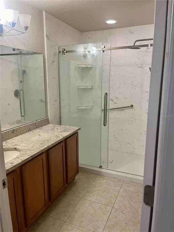 308 Windsor St - Photo 5 of 12