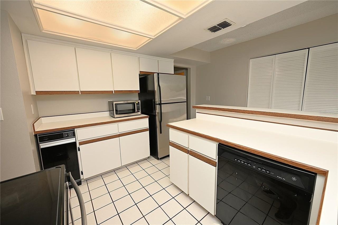 1808 Village Ct - Photo 6 of 41
