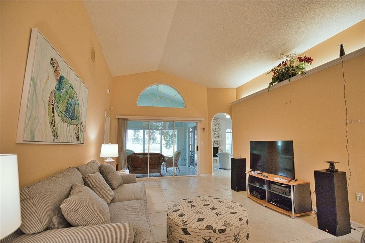1191 Harbor Town Way - Photo 6 of 35