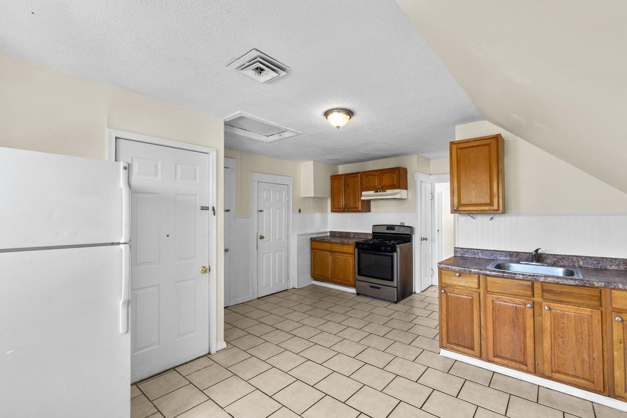 286 Exchange St Apt 3rd #3 - Photo 2 of 22