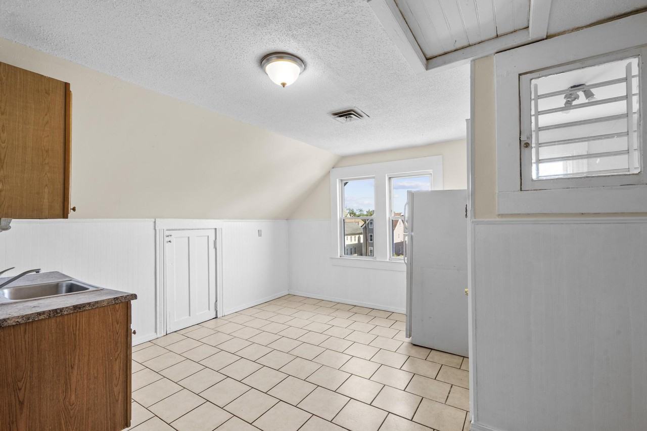 286 Exchange St Apt 3rd #3 - Photo 3 of 22