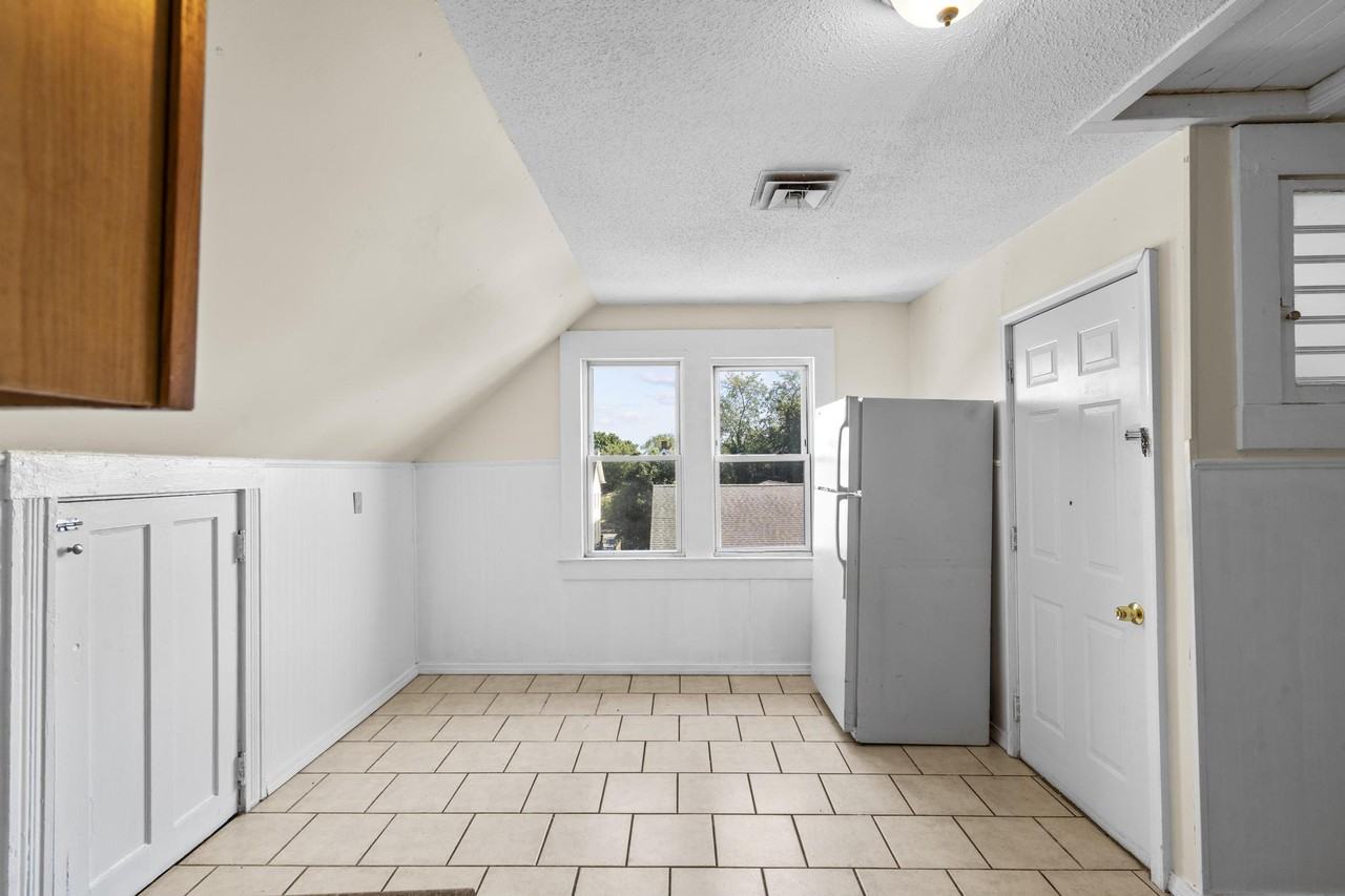 286 Exchange St Apt 3rd #3 - Photo 4 of 22