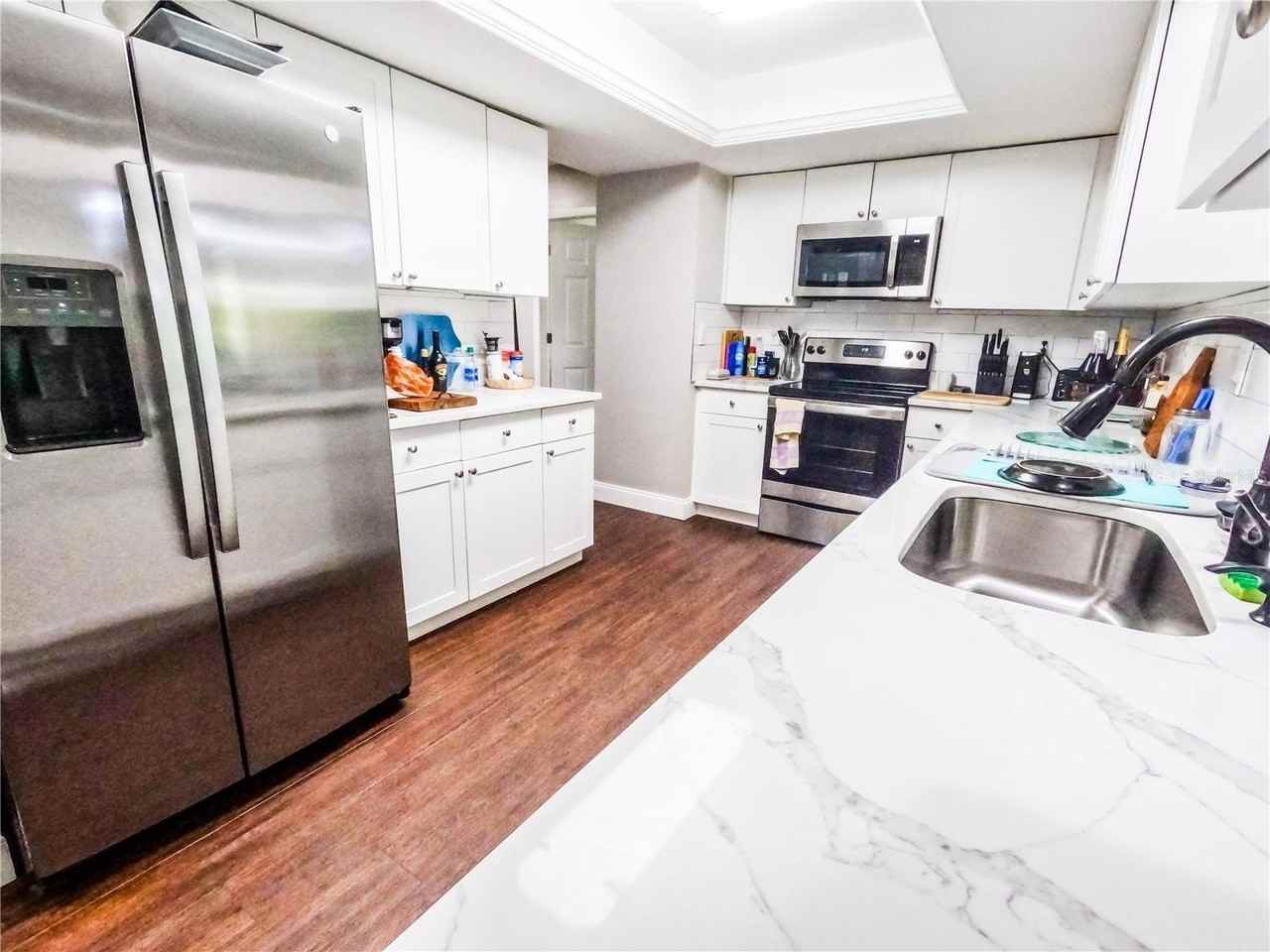945 Chevy Chase St - Photo 6 of 23