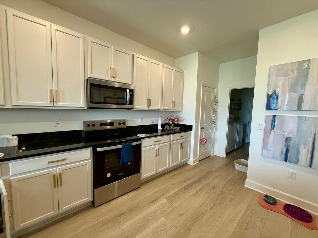 16522 Brook Isle Way - Photo 5 of 38