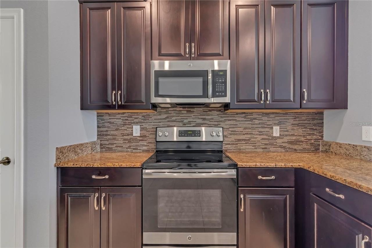9892 Pecan Hickory Way - Photo 5 of 36