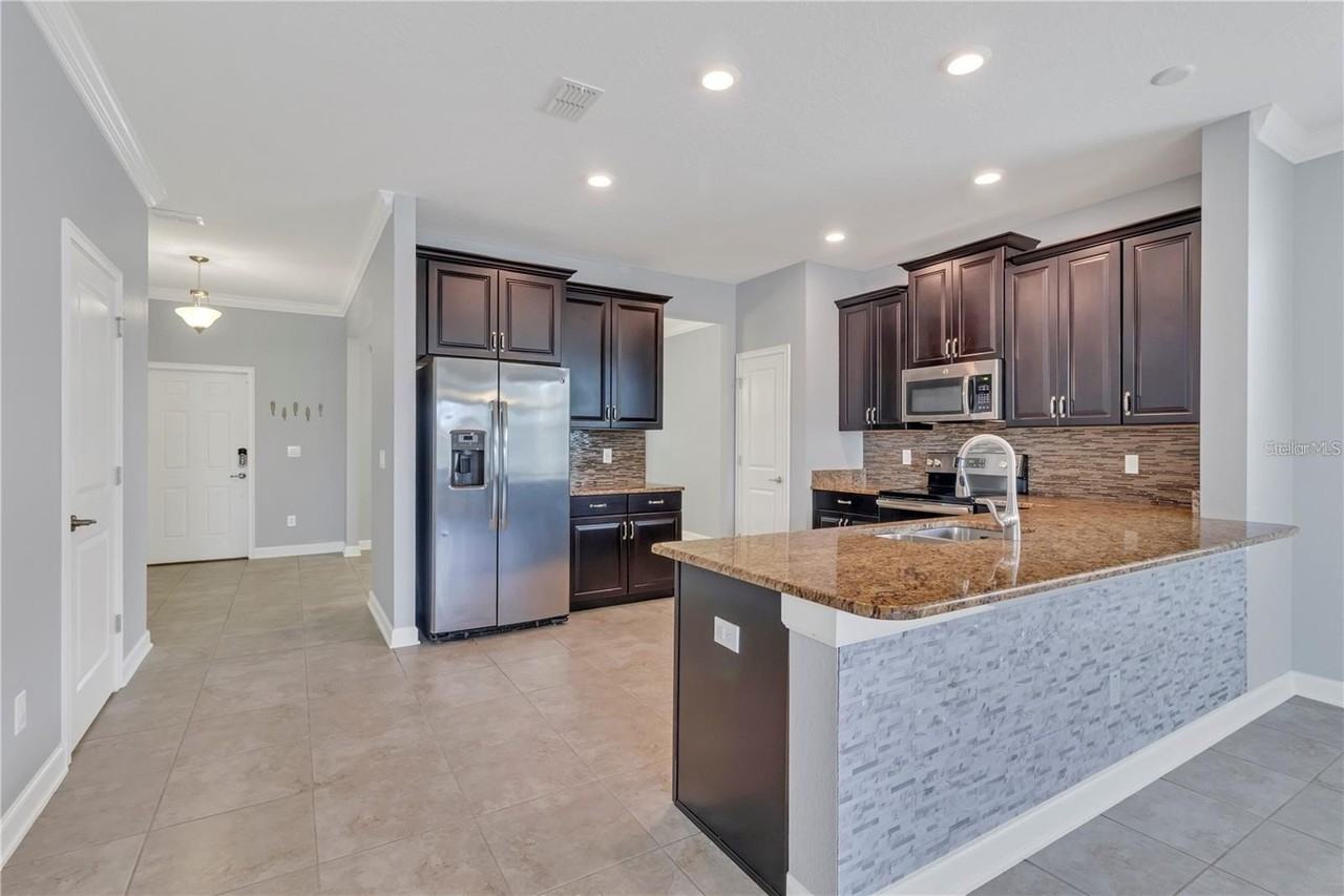 9892 Pecan Hickory Way - Photo 7 of 36