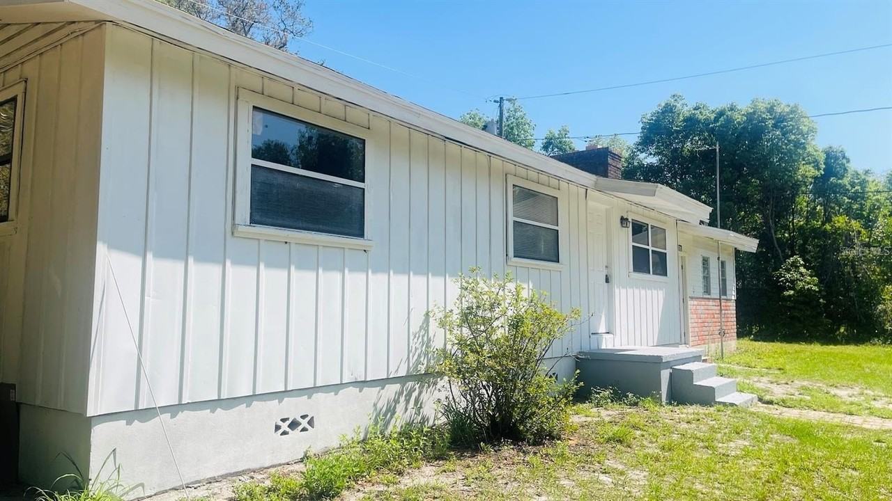 703 Gotts Rd - Photo 2 of 23