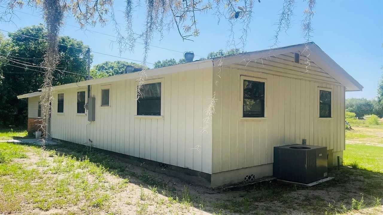 703 Gotts Rd - Photo 3 of 23