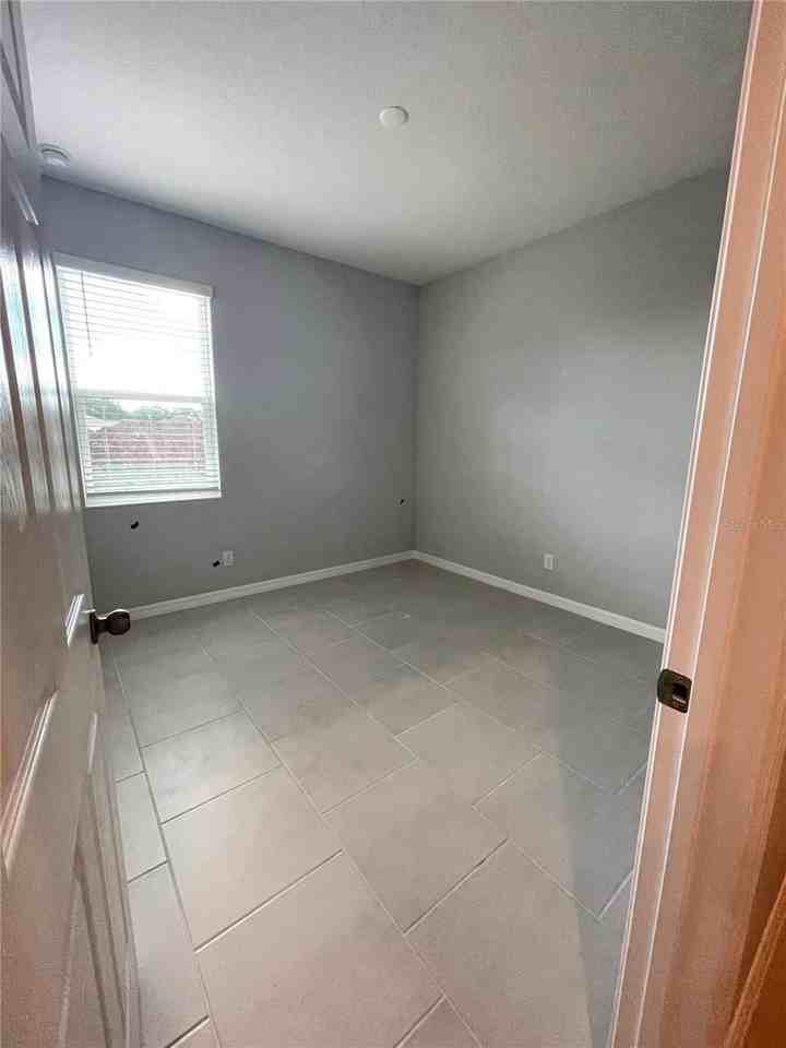 1415 Grassland Ave - Photo 4 of 22