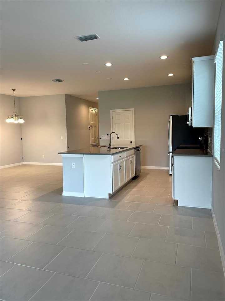 1415 Grassland Ave - Photo 6 of 22