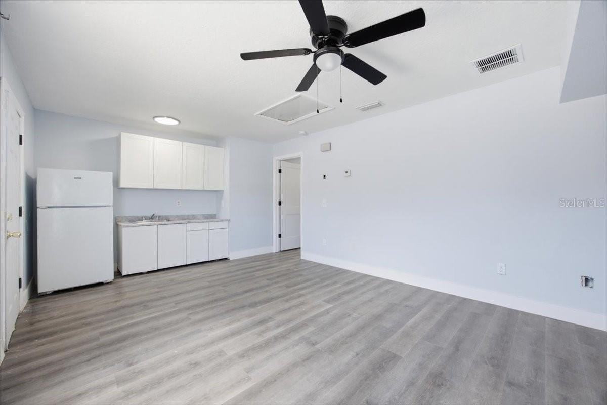 713 Washington Palm Loop - Photo 3 of 10