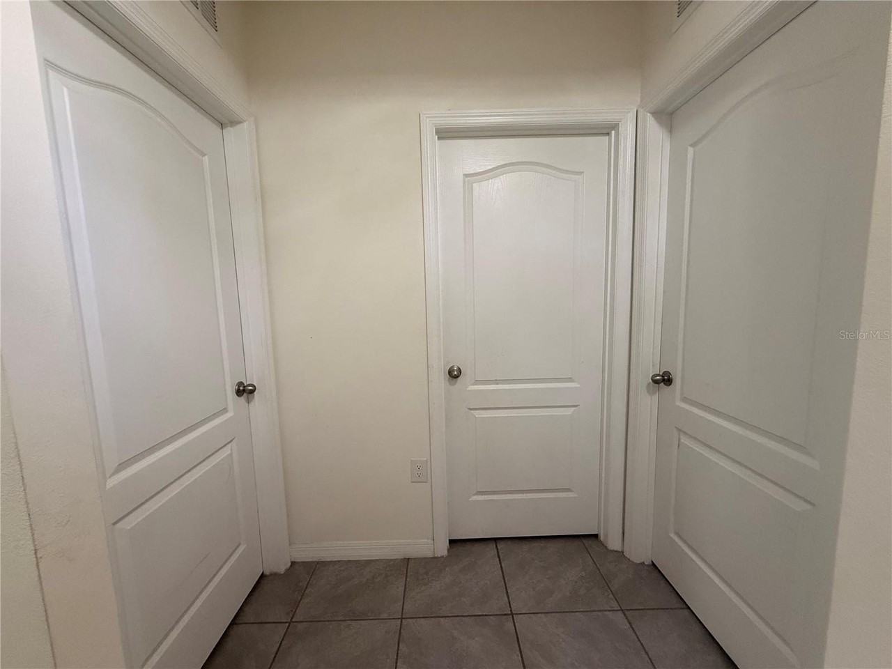 2250 Hidden Palm Dr - Photo 6 of 24