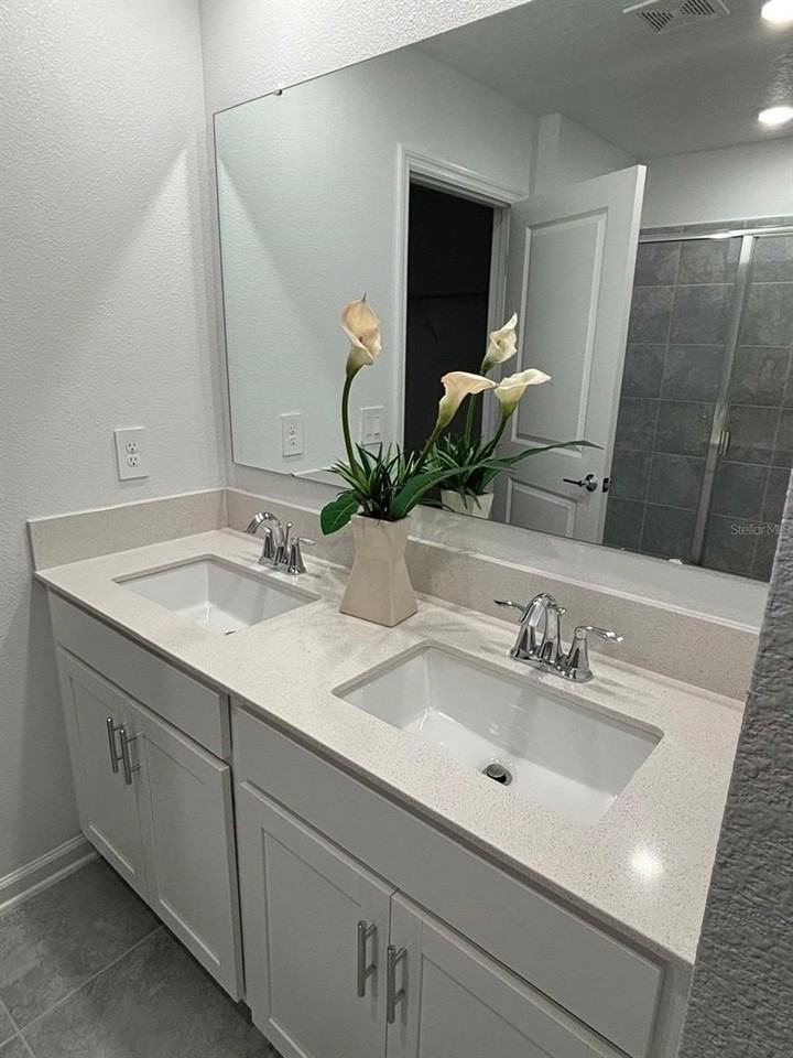 3101 Armstrong Ave - Photo 3 of 6