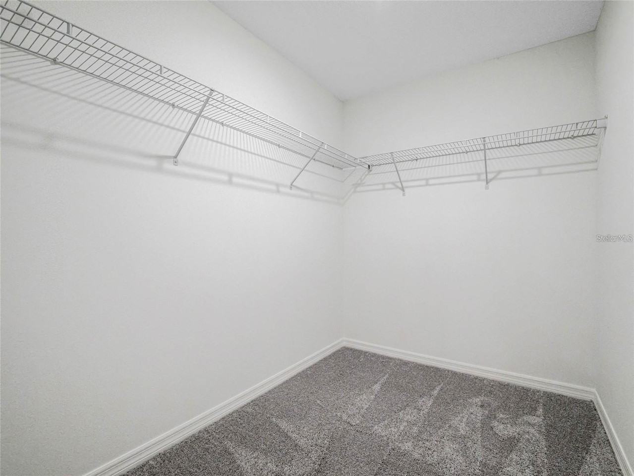 130 Mandovi St - Photo 7 of 12
