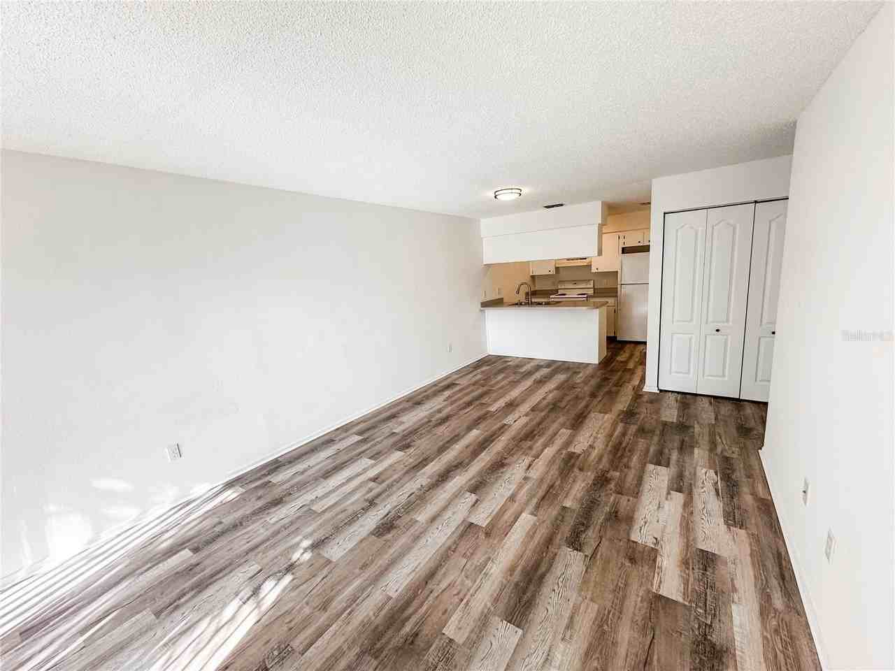 5390 Se 29th Pl #B - Photo 4 of 22