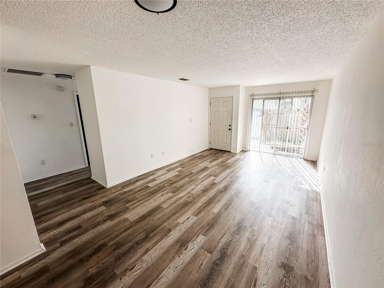 5390 Se 29th Pl #B - Photo 5 of 22