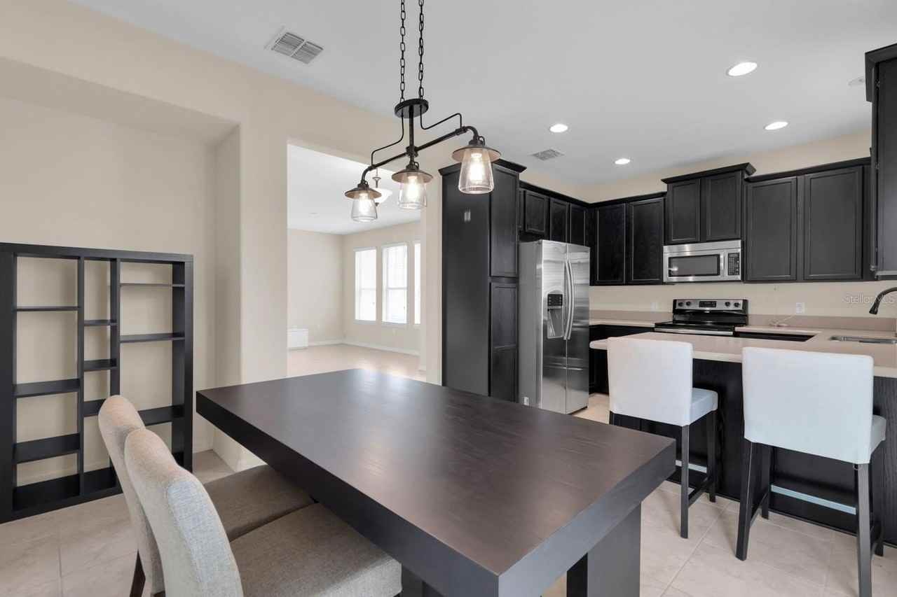 1041 Laurel Ridge Ln - Photo 6 of 31
