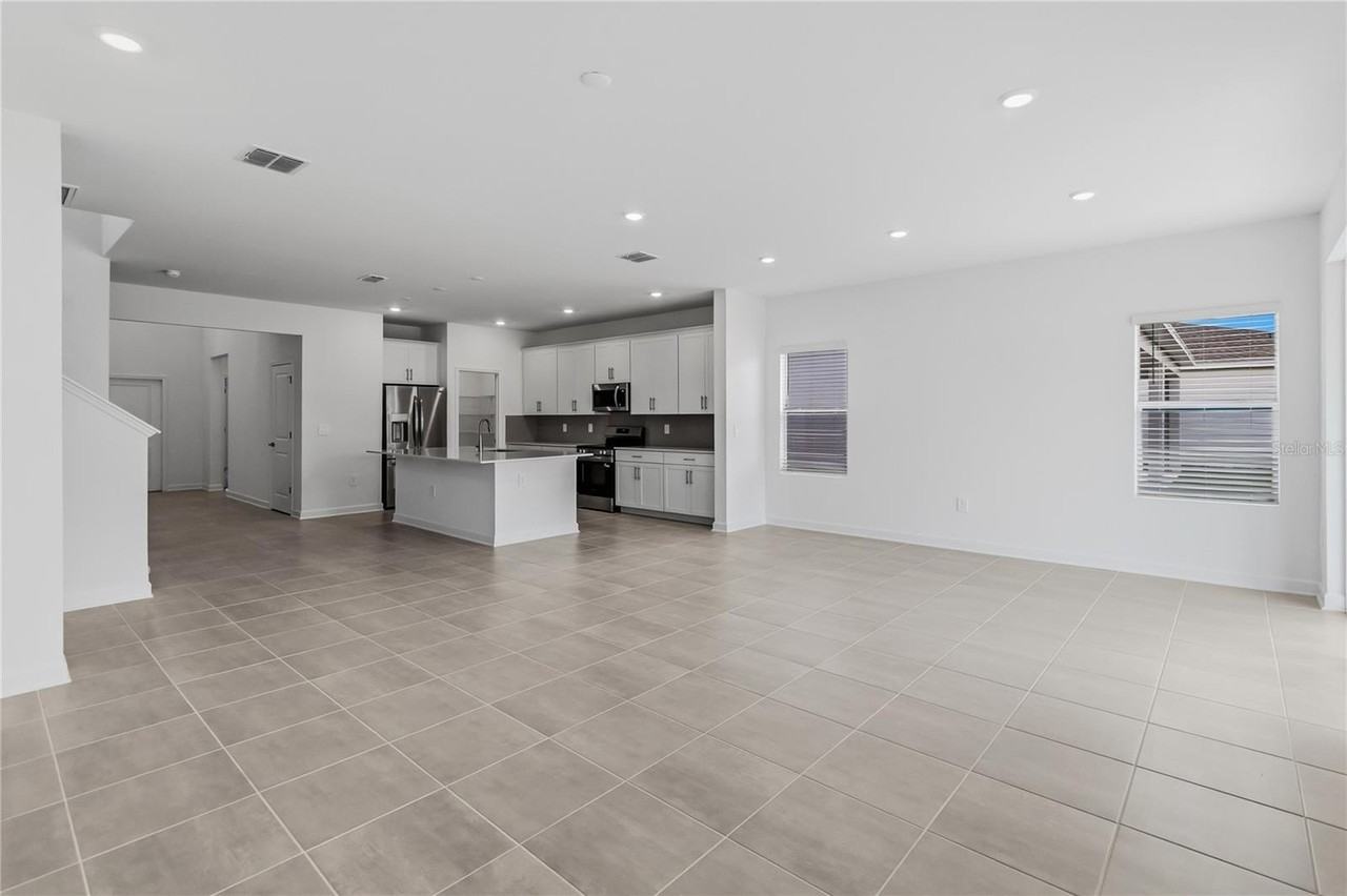 5512 Fiona Ln - Photo 7 of 43