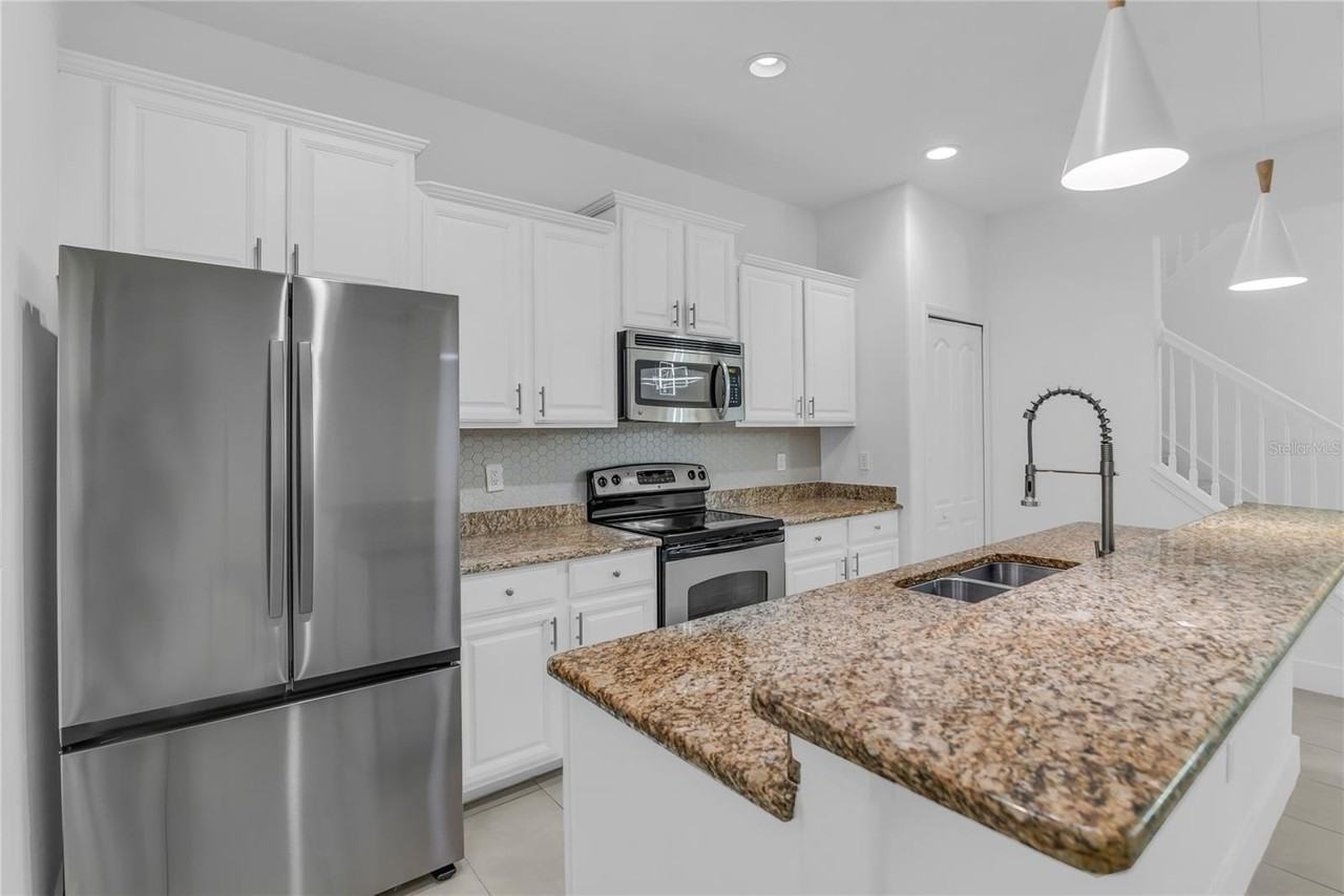 15381 Avenue Of The Arbors - Photo 2 of 32