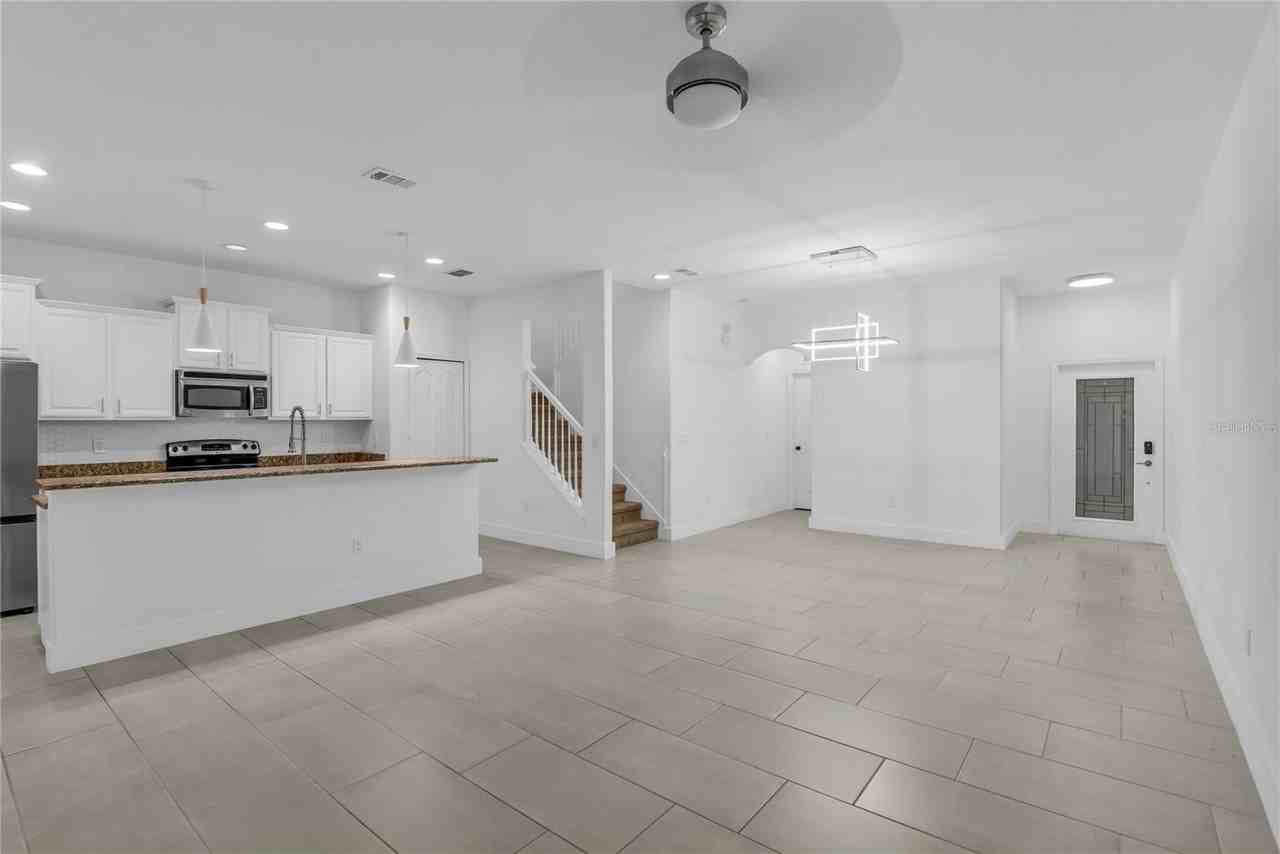 15381 Avenue Of The Arbors - Photo 5 of 32