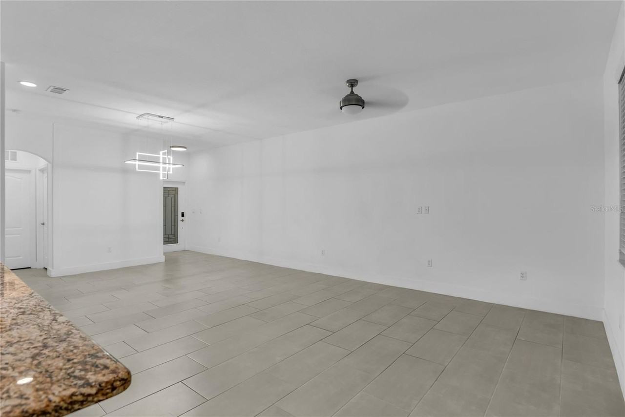 15381 Avenue Of The Arbors - Photo 6 of 32