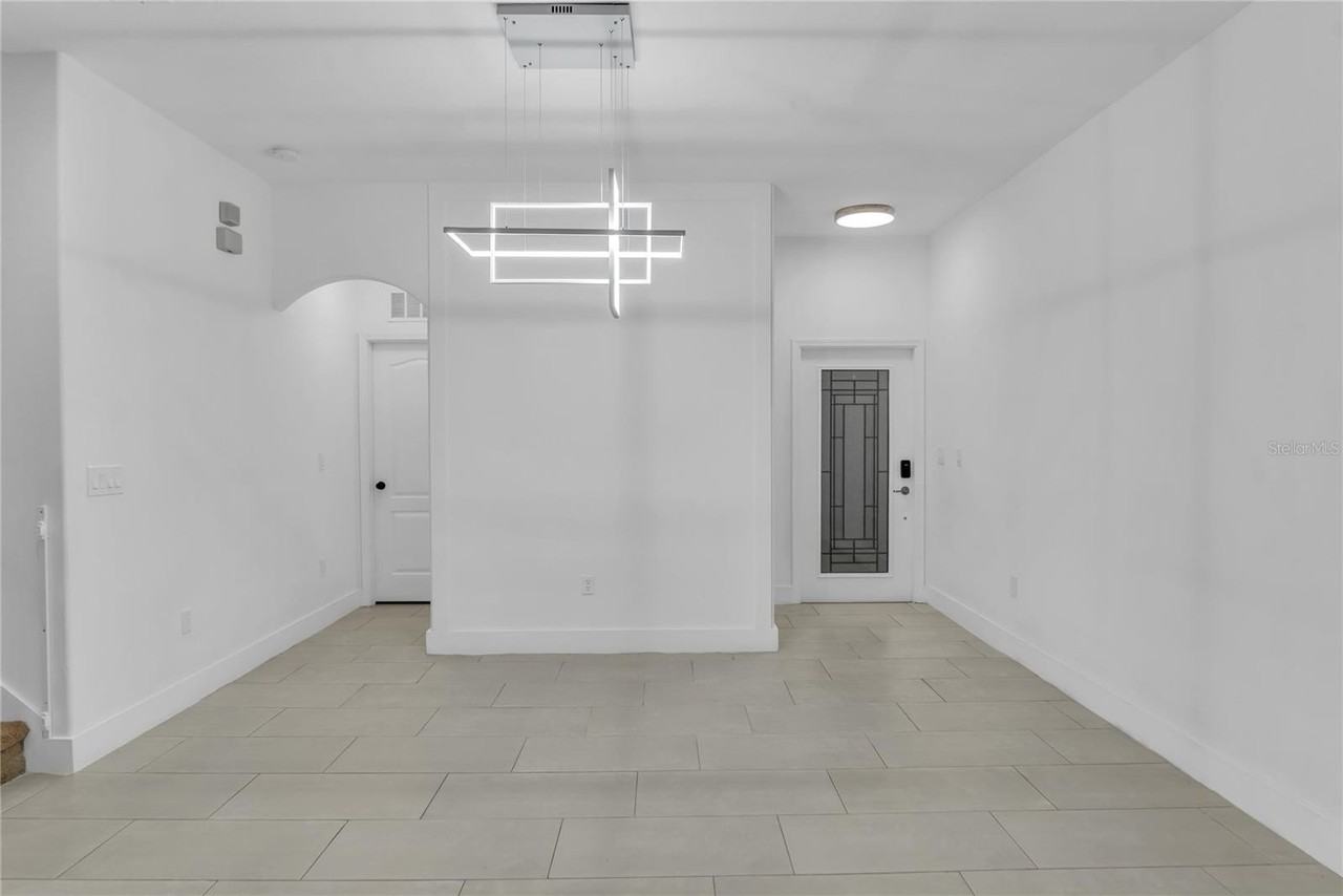 15381 Avenue Of The Arbors - Photo 7 of 32