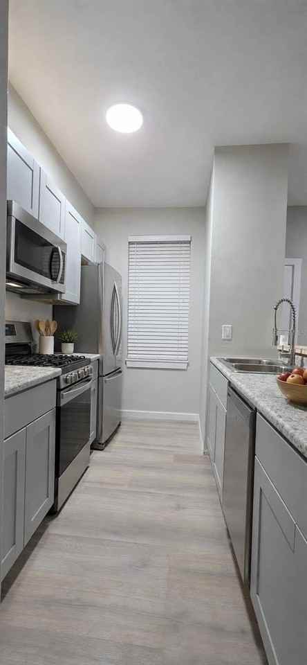 1244 23rd St - Photo 6 of 13