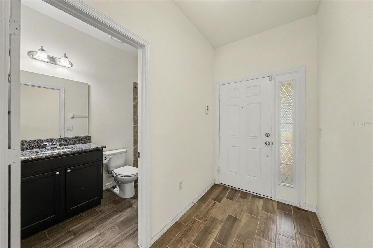 15568 Blackbead St - Photo 3 of 41