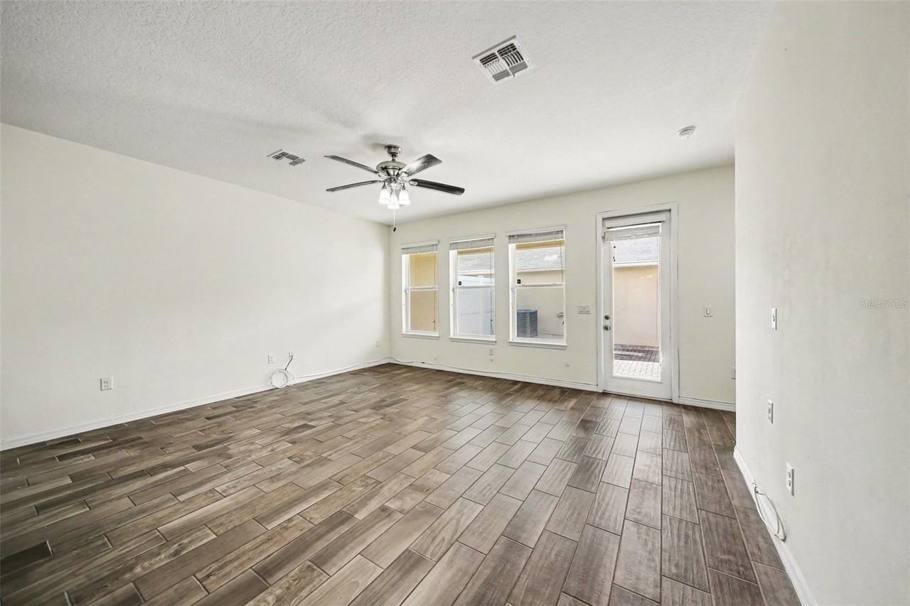 15568 Blackbead St - Photo 7 of 41