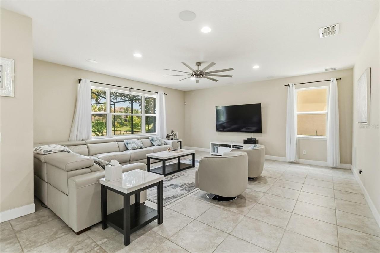 12130 Uleta Ln - Photo 6 of 36