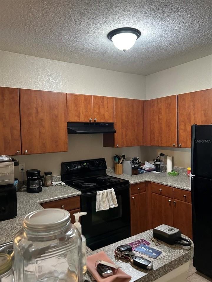 304 E South St #6025 - Photo 3 of 26